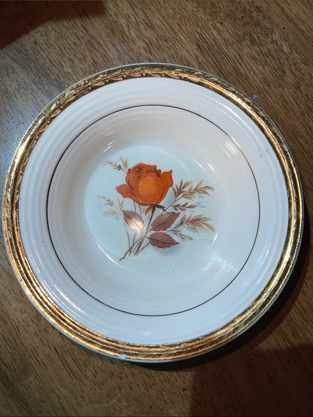 vintage American Limoges Vermillion Rose bowl featuring a 22k gold rim - Picture 2 of 7